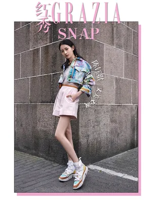 陈钰琪软萌甜美风街拍图片