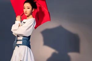 冯提莫青春活力时尚写真大片_2