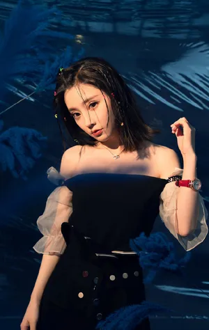 冯提莫青春活力时尚写真大片_4