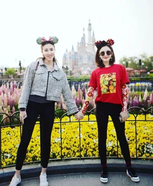 古力娜扎迪士尼唯美旅拍照图片