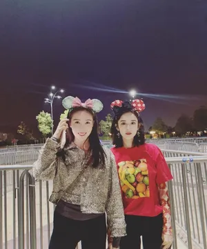 古力娜扎迪士尼唯美旅拍照图片_3