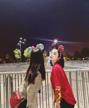 古力娜扎迪士尼唯美旅拍照图片_5