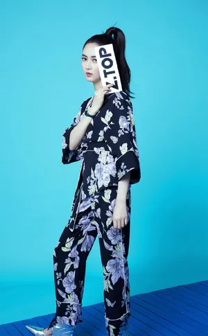 陈钰琪冷艳迷人时尚写真大片_8