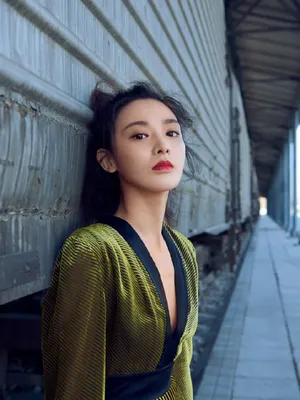 彭小苒时尚杂志写真图片