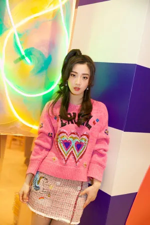 马梦唯粉嫩甜美写真图片_6