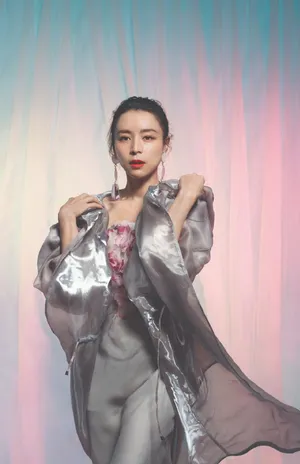张静初复古妩媚写真大片_4