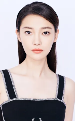 田依桐性感优雅时尚写真图片_1