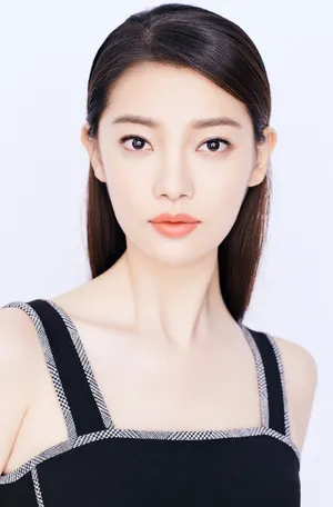 田依桐性感优雅时尚写真图片_5
