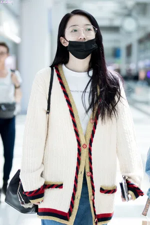 孟美岐文艺优雅机场街拍图片_4