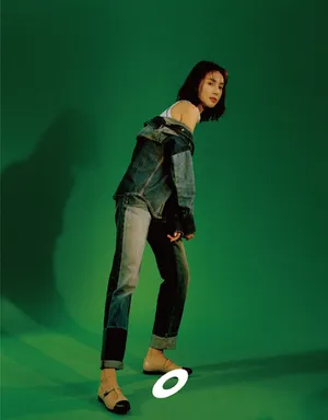 金晨机车风性感大片写真图片_4