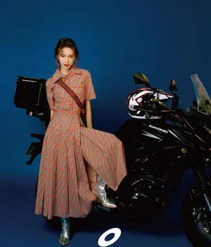 金晨机车风性感大片写真图片_7