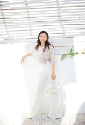 张静初纯白甜美写真图片_3
