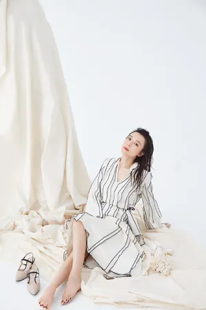 张静初性感动人写真图片_10