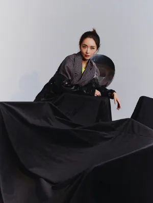 女演员李曼性感时尚写真图片_2