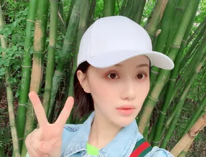 王鹤润清新俏皮自拍图片_5