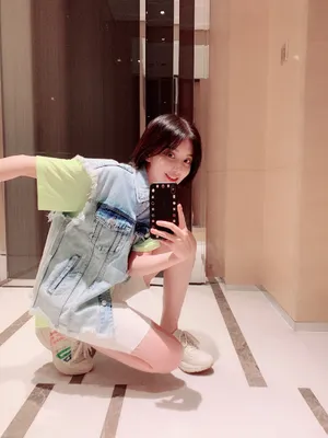 王鹤润清新俏皮自拍图片_7