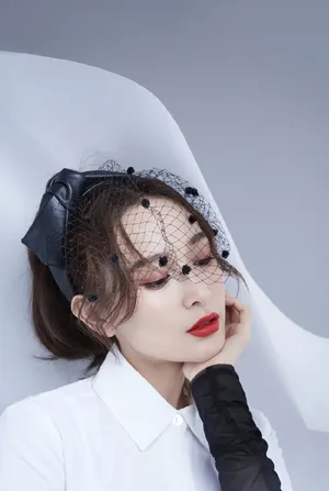 海铃妩媚动人时尚写真图片_3