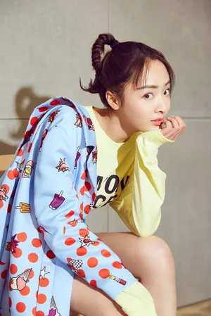 孙铱甜美养眼写真图片