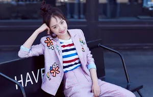 孙铱青春甜美时尚街拍图片_3