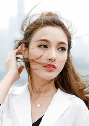 彭小苒时尚性感写真图片_3