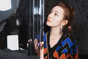 迪丽热巴香奈儿活动照图片_4