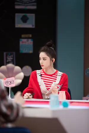 古力娜扎《喜欢你我也是》甜美图片_2