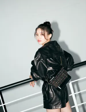林允香奈儿展甜美写真图片_5