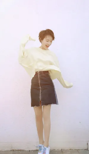 宋楠惜慵懒居家写真图片