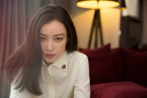 倪妮性感干练写真图片_2
