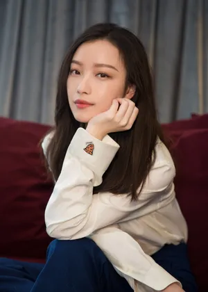 倪妮性感干练写真图片_3
