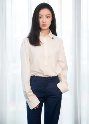 倪妮性感干练写真图片_5