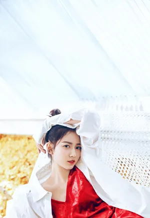 陈钰琪性感妩媚时尚杂志写真图片