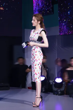 迪丽热巴最新活动照图片_10