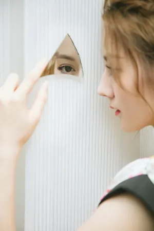 迪丽热巴印花连衣裙迷人写真图片_1