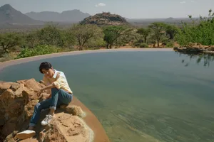 王俊凯阳光帅气旅拍图片_6