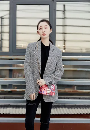 蒋梦婕清新性感活动照图片_2