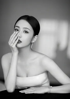 佟丽娅高贵优雅性感写真图片_6