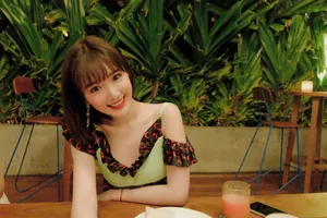 毛晓彤性感甜美旅拍写真图片_1