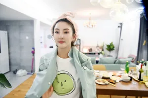 张雨绮《我和我的经纪人》性感图片_4