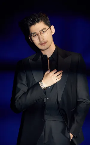 张翰硬朗帅气西装写真图片_3