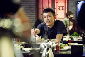 孔垂楠《北京女子图鉴》高清图片_3