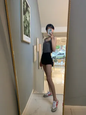 张予曦简约清凉自拍图片