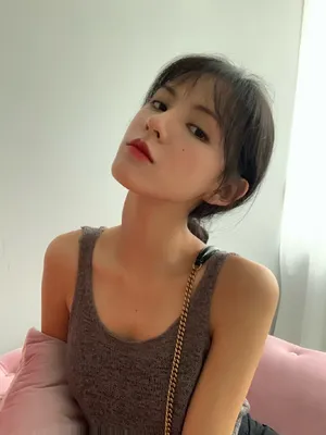 张予曦简约清凉自拍图片_3