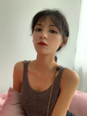 张予曦简约清凉自拍图片_6