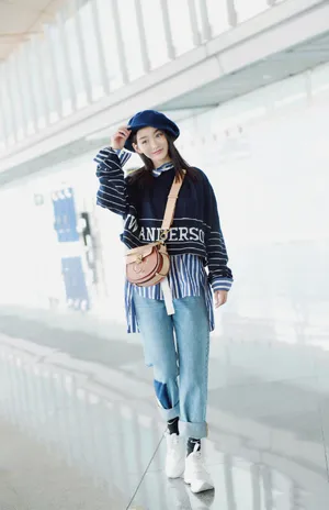 何泓姗性感干练写真图片_4