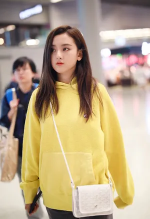 宋祖儿清新养眼机场私服照图片_1