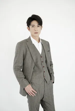 季肖冰儒雅绅士魅力写真图片