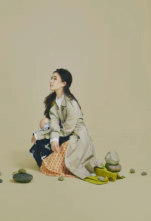 赵露思清新甜美时尚写真图片_5