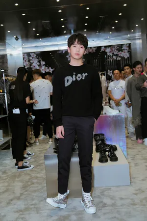 彭昱畅青春帅气活动写真图片_3