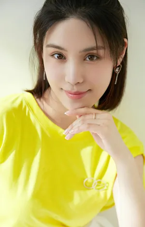 韩丹彤清新文艺居家写真图片